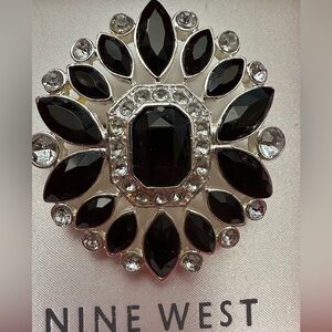 Nine West Sunburst Flower Brooch in black and silver